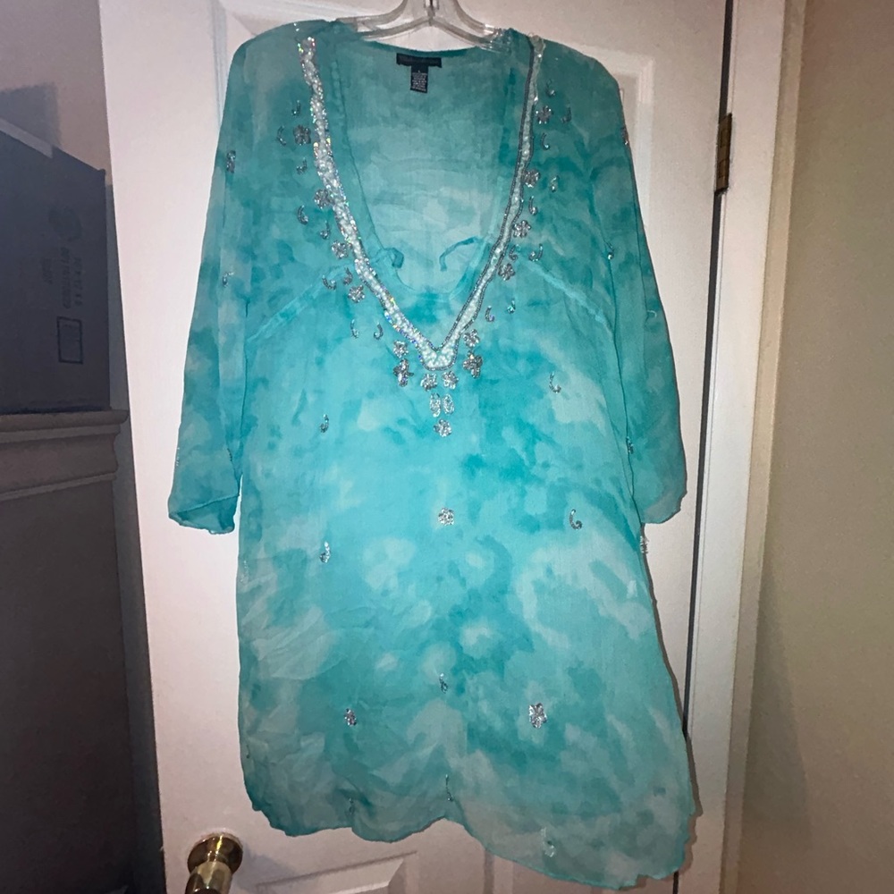 BOUTIQUE BEACH COVER UP